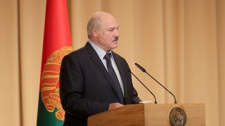 Лукашенко: первейший и найважнейший вопрос - сохранить страну