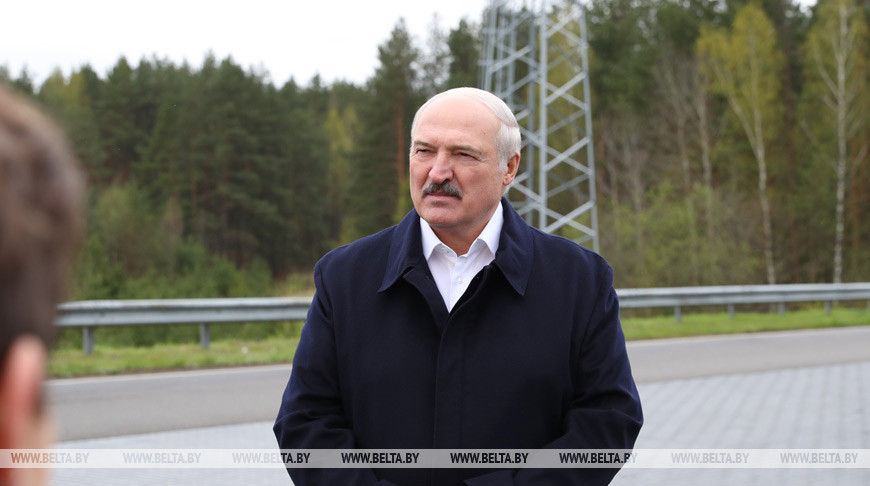 Лукашенко приглашает глав других государств приехать в Минск на парад Победы