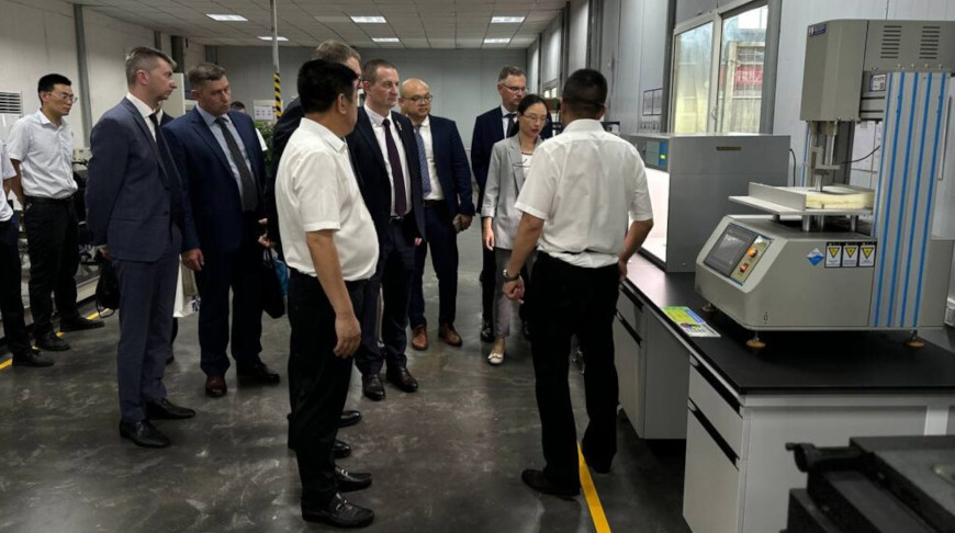 Minsk Oblast governor visits Chenghua Seating company