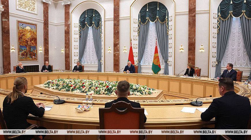 Lukashenko supports proposal to define polar explorer status in Belarus