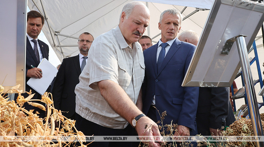 Александр Лукашенко рассказал, как выбирает маршруты своих рабочих поездок