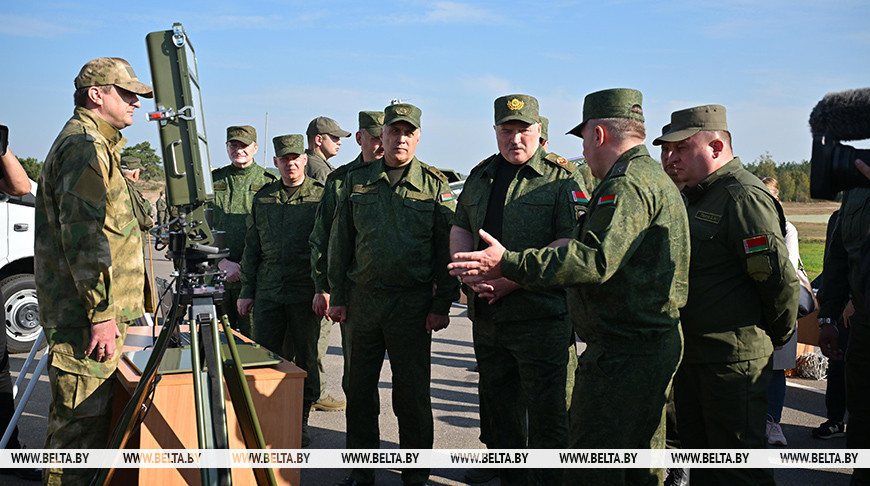 Lukashenko wants army in perfect condition