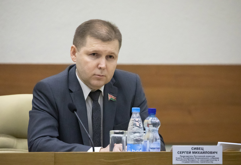 Сергей Сивец: всенародное обсуждение позволит скорректировать окончательный текст нового проекта Конституции