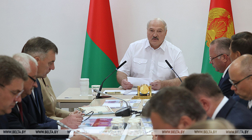 Президент собрал совещание о решении проблемы долгостроев в Минске