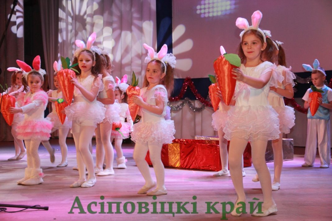 Фотофакт АК: в районе проходят новогодние утренники и праздники