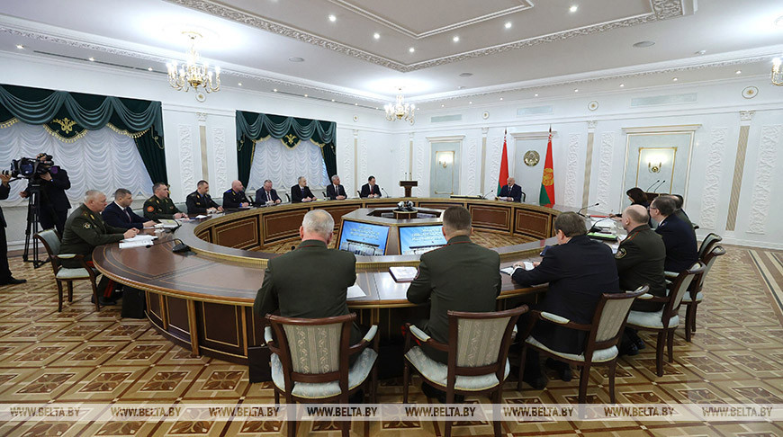 От нацбезопасности и народного ополчения до стрельбы по мишеням в снегопад. Подробности интригующей недели Президента от БелТА