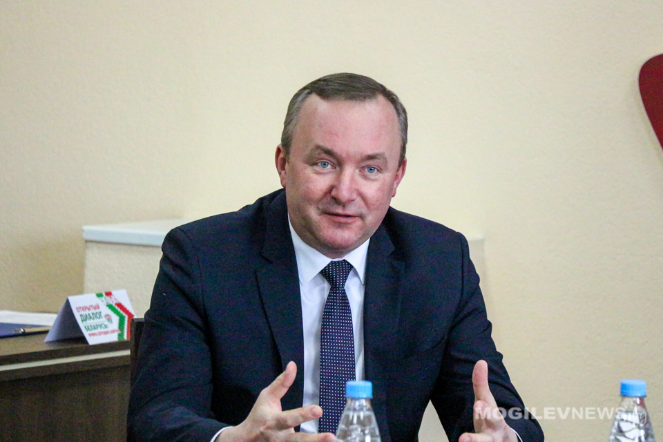 Транспортное сообщение, благоустройство и открытие магазина - помощник Президента по Могилевской области Л.Мартынюк провел приём граждан в Могилеве