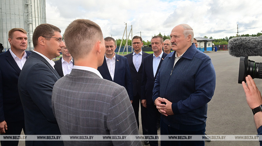 "Это пример создания нового хозяйства". Лукашенко о причинах приезда на Мядельщину