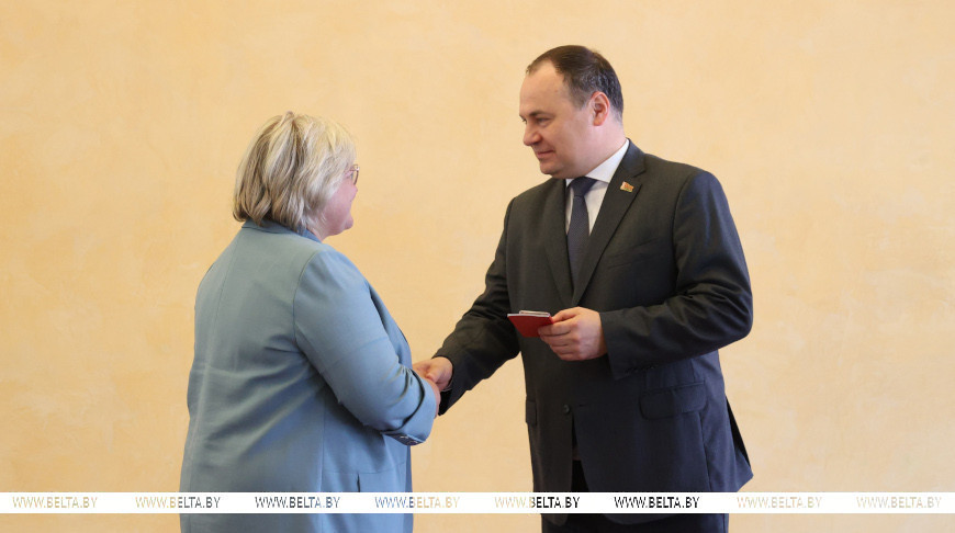 PM presents state awards to Belarusians of various professions