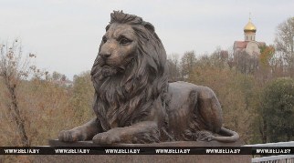 ФОТОРЕПОРАЖ: Львы в городе! На Пушкинском мосту в Могилеве установили бронзовых львов