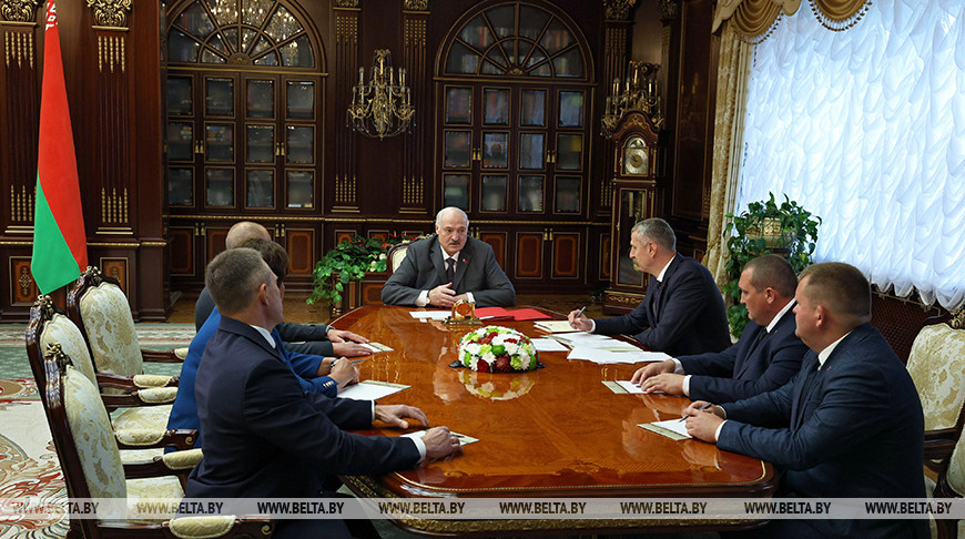 Помощники Президента и председатели райисполкомов. Александр Лукашенко рассмотрел кадровые вопросы