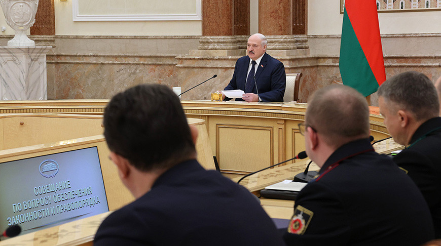 Президент провел совещание по вопросам обеспечения законности и правопорядка