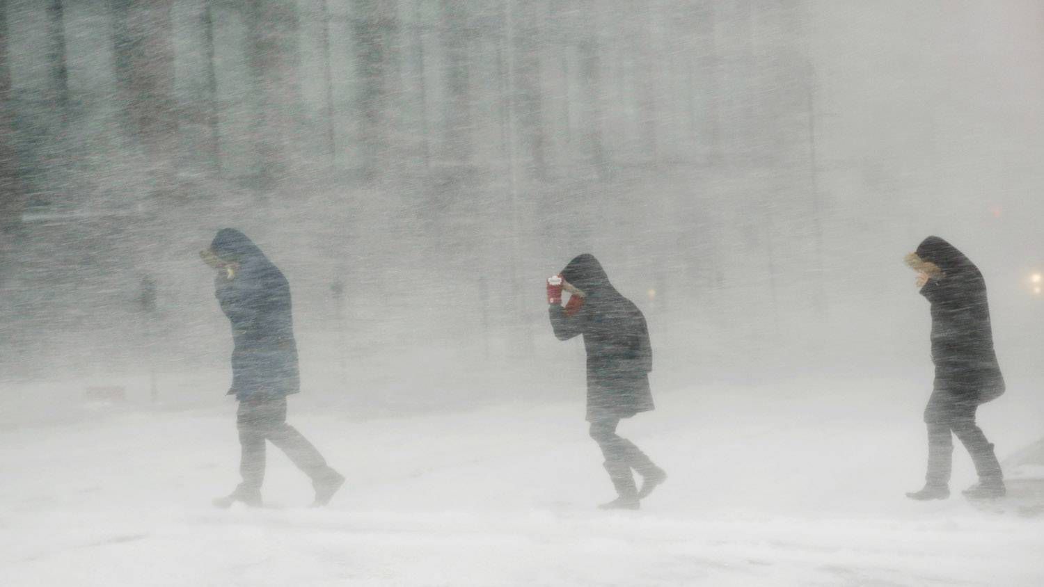 Сильный снег, метель и усиление ветра ожидаются в Беларуси
