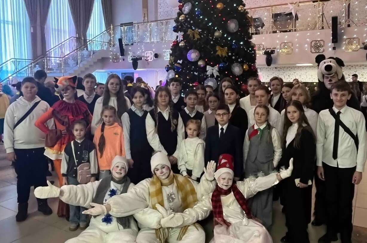 Областная ёлка в Могилеве по традиции собрала мальчишек и девчонок в рамках республиканской благотворительной акции «Наши дети»