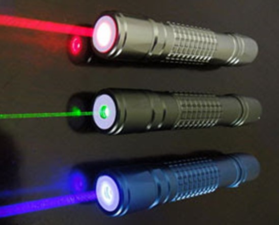Лазерные указки вблизи самолётов и поездов использовать запрещено