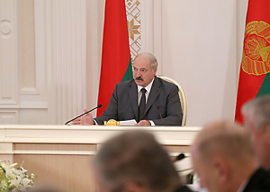 Лукашенко: примем всех украинцев, кто хочет жить и нормально трудиться в Беларуси