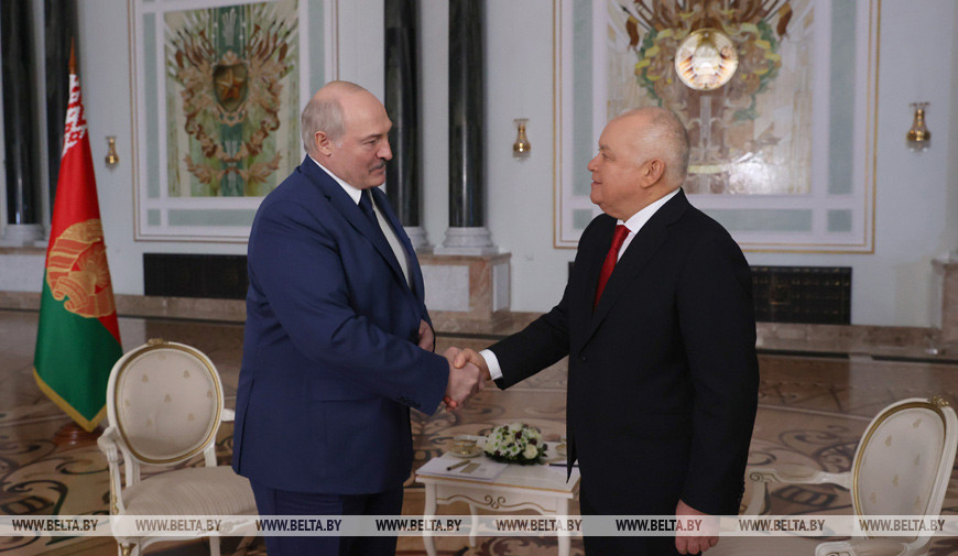Александр Лукашенко дал интервью Генеральному директору МИА "Россия сегодня" Дмитрию Киселеву