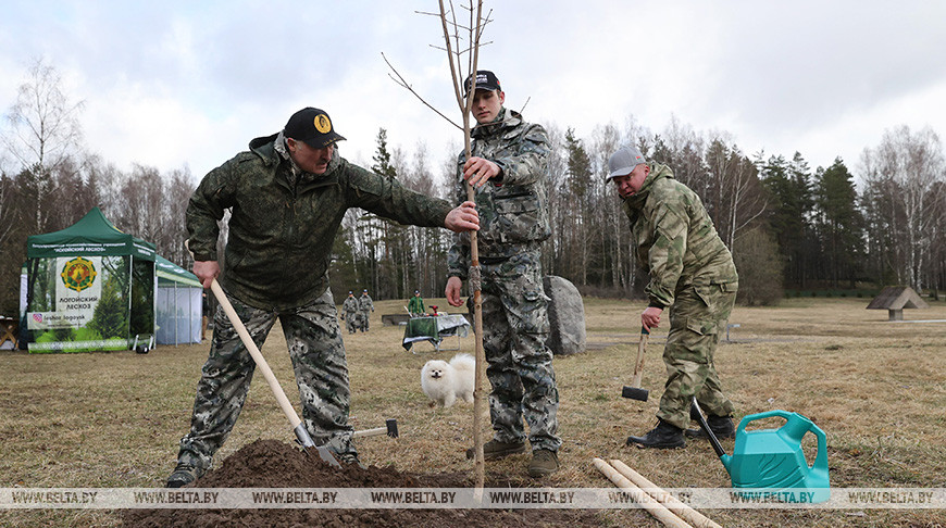 Lukashenko explains why he chose Khatyn to work at on nationwide voluntary labor day