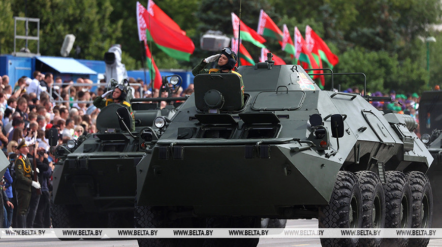 Lukashenko praises Belarusian armored forces as reliable shield against intentions of any aggressors