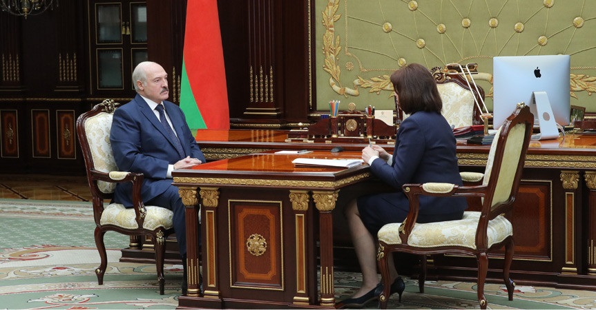 Лукашенко обсудил с Кочановой подготовку к выборам, ситуацию в экономике и тему коронавируса