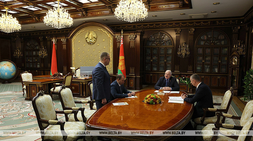 Lukashenko appoints new Belneftekhim, Belaruskali directors