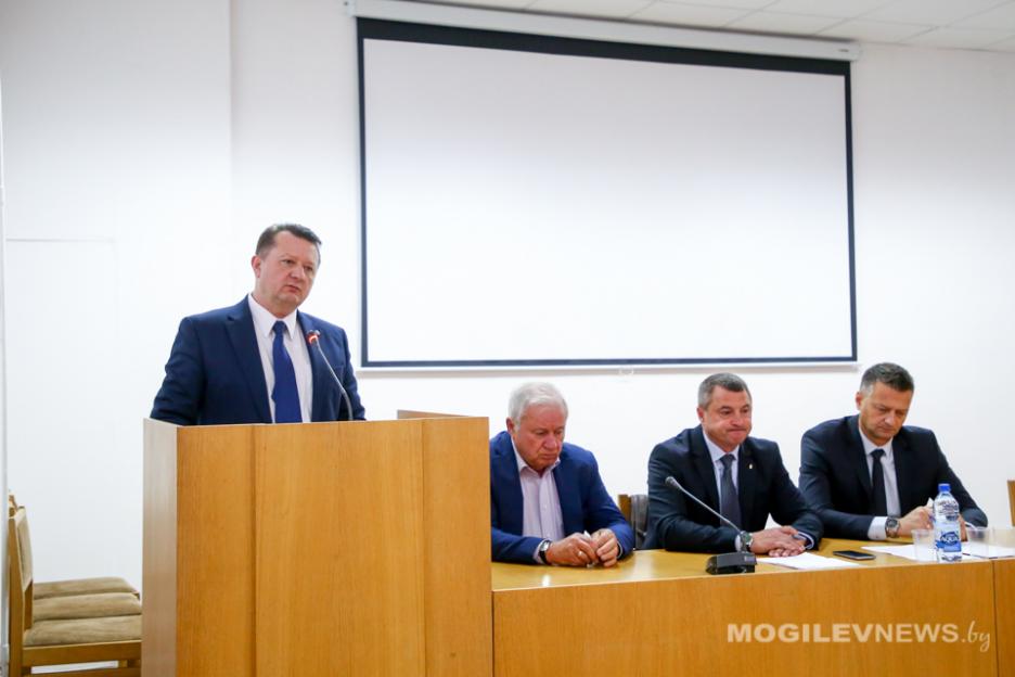 A meeting of the Coordination Council of public
associations and political parties of the region was held in Mogilev