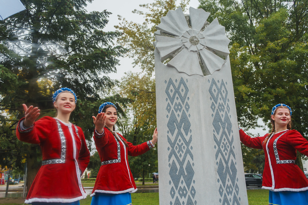 Ко Дню народного единства в Могилеве открыли памятный знак