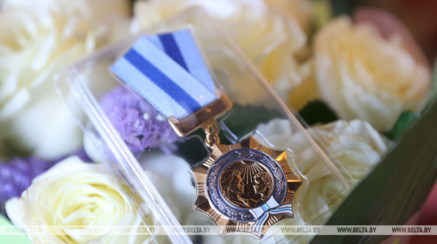 Order of Mother awarded to 186 mothers from Belarusian regions