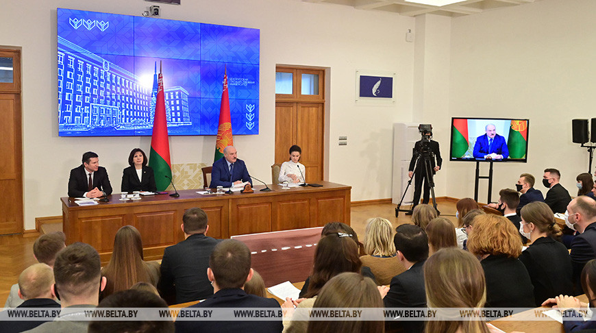 Lukashenko comments on work of youth organizations in Belarus