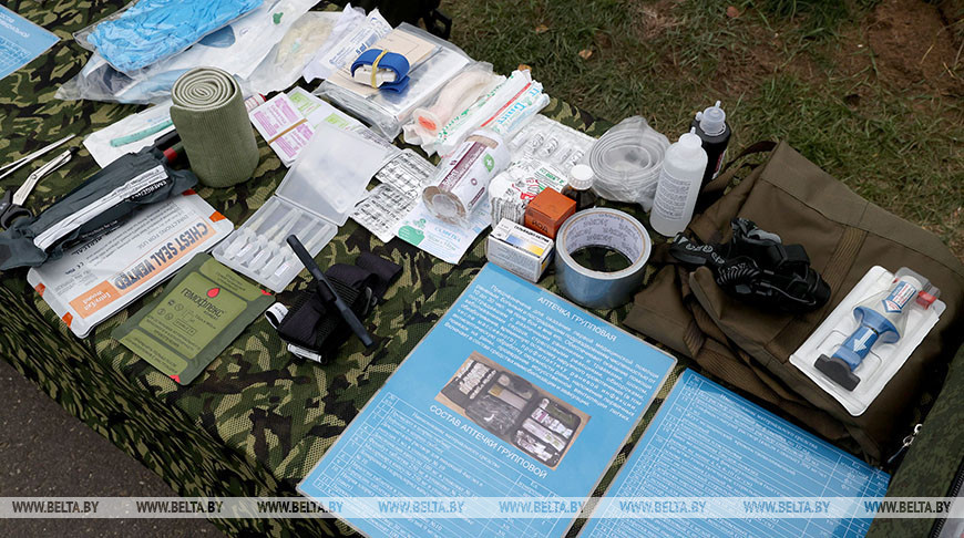 Беларусь передала российским военным крупную партию индивидуальных аптечек