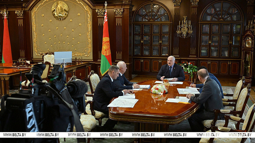 Lukashenko suggests building high-speed railroad to Minsk satellite cities