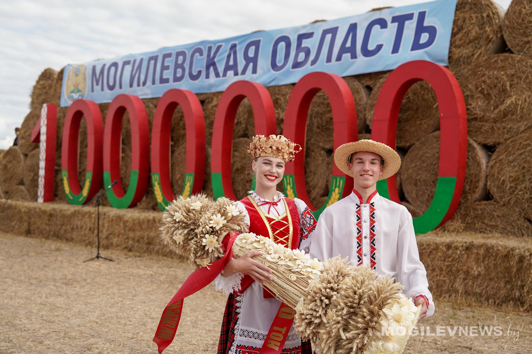 Миллионный рубеж взят! Аграрии Могилевщины намолотили первый миллион тонн зерна нового урожая