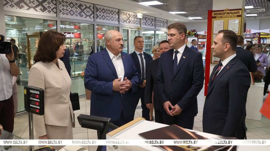 Lukashenko suggests turning unfinished project in Minsk into mall for local business