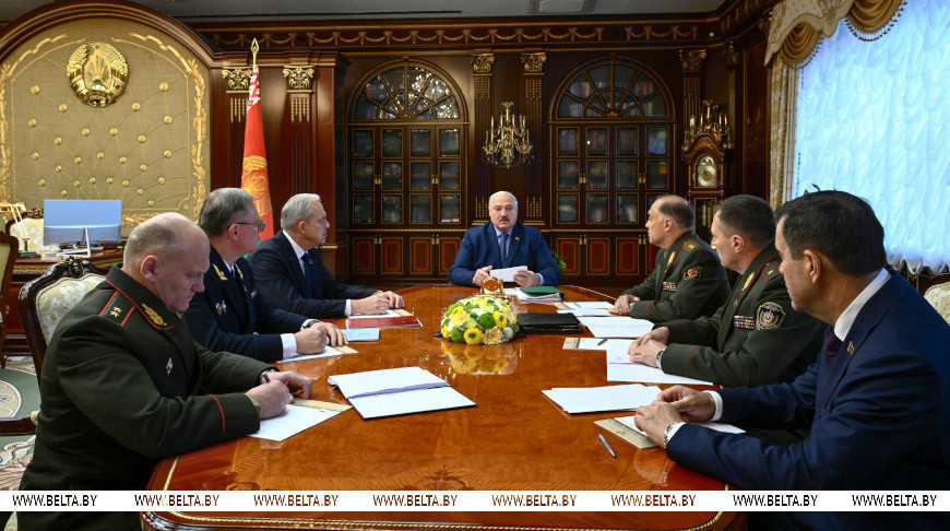 Lukashenko convenes meeting to discuss ways to improve KGB performance