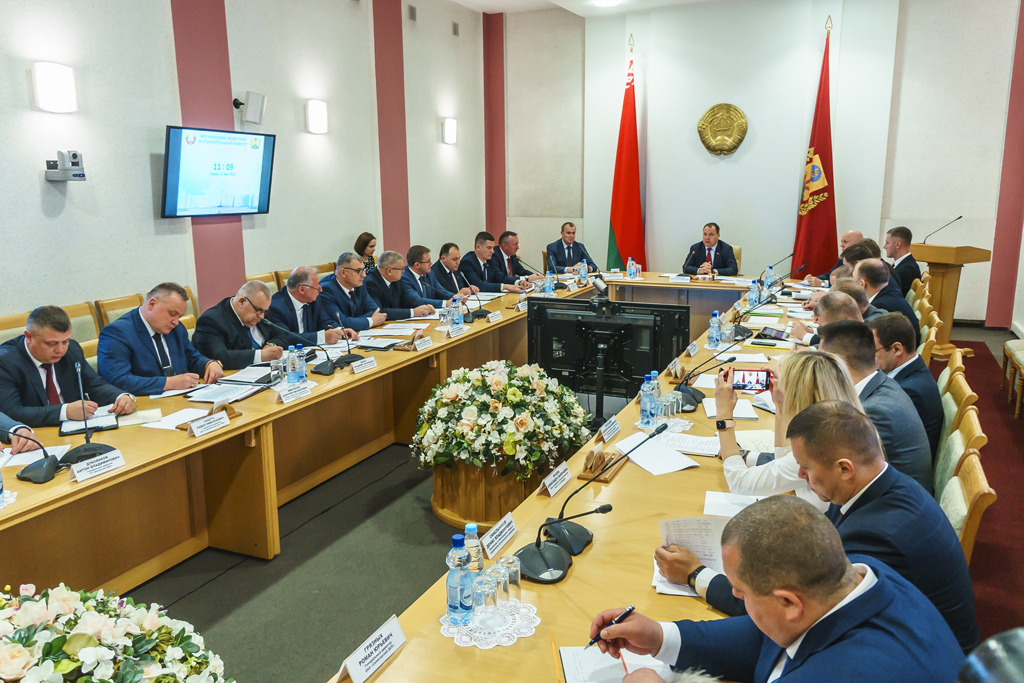 Вопросы строительной отрасли обсудили в Могилевском облисполкоме на совещании с участием Премьер-министра Беларуси Романа Головченко 