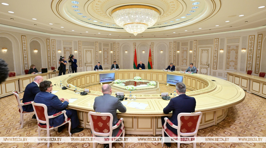 Lukashenko: Belarus is interested in Samara’s experience in rocket production, aircraft construction