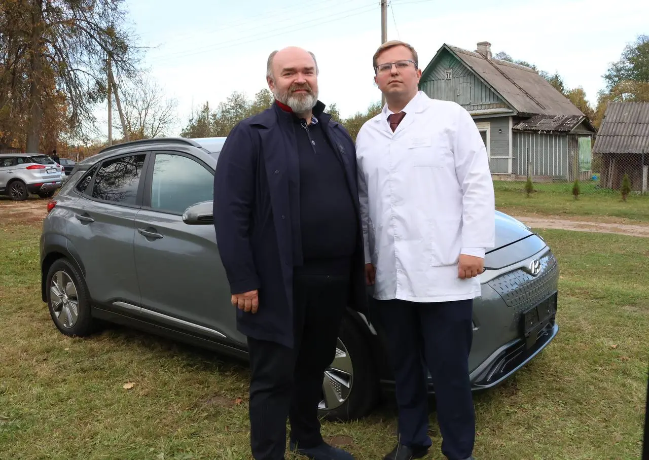 Липенская амбулатория получила автомобиль от мецената: история дара семьи Борозна