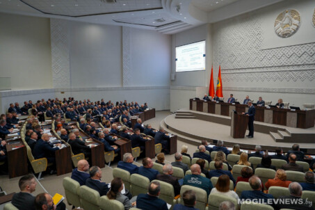 Стратегия роста: в Могилеве обсудили бюджет и ключевые цели на 2026 год. Фото