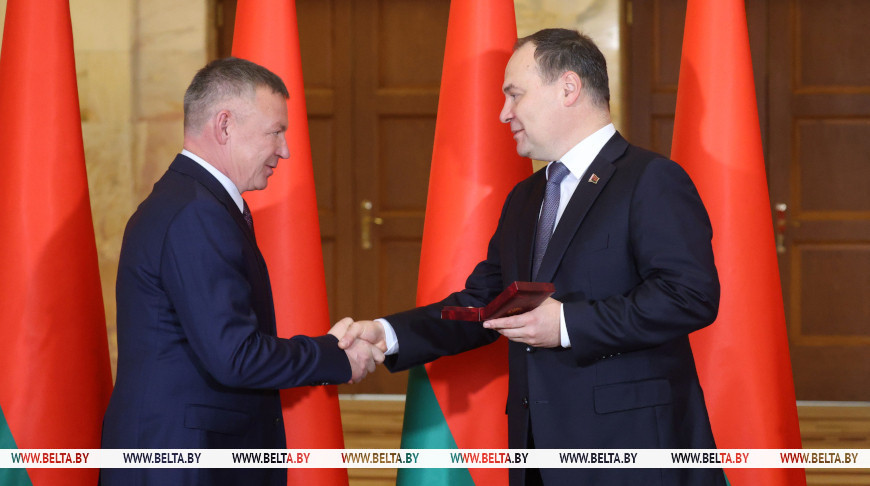 Belarusian PM presents state awards for services to BelNPP project