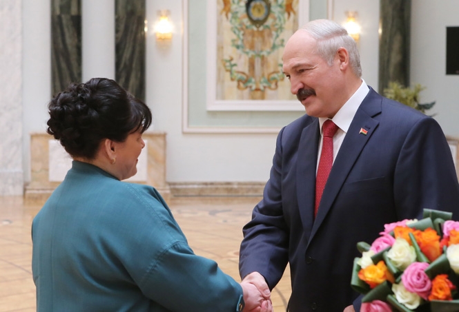 6 марта Президент вручил 24  женщинам Орден матери