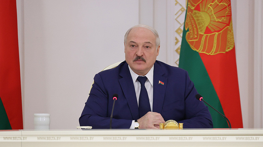 Предлагается серьезная корректировка норм по земельным отношениям. На совещании Президент поставил принципиальные вопросы