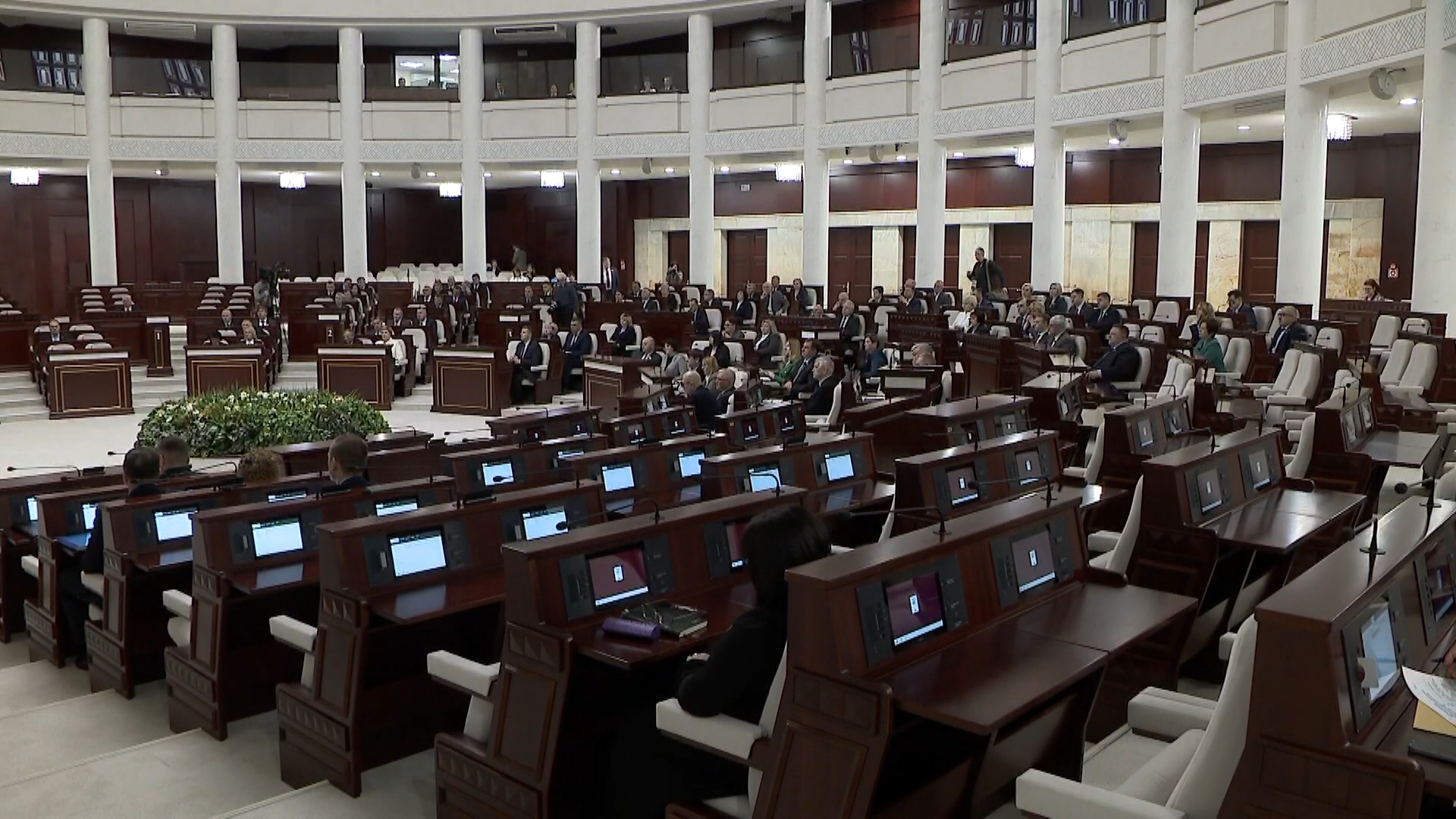 В повестке - 6 законопроектов: в Овальном зале прошло заседание депутатов Палаты представителей