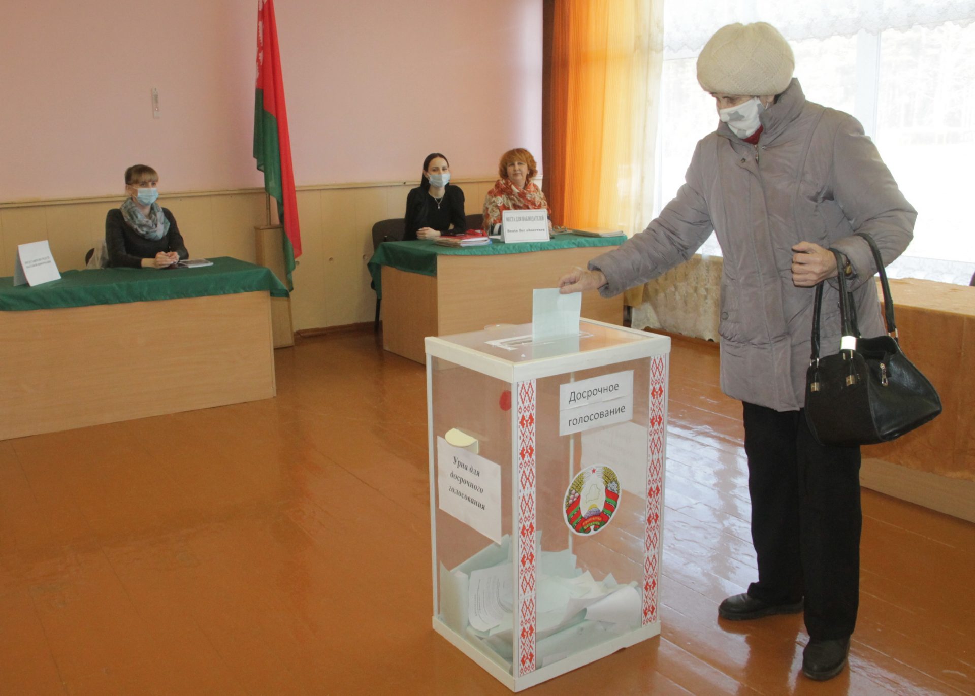 В районе продолжается досрочное голосование по референдуму