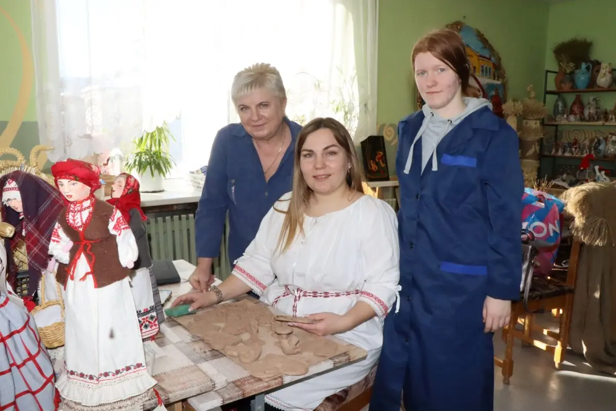 Прыцягальна! Карэспандэнт «АК» пагутарыла з загадчыкам раённага цэнтра народных рамёстваў і дэкаратыўна-прыкладнога мастацтва Аляксандрай Ткачовай