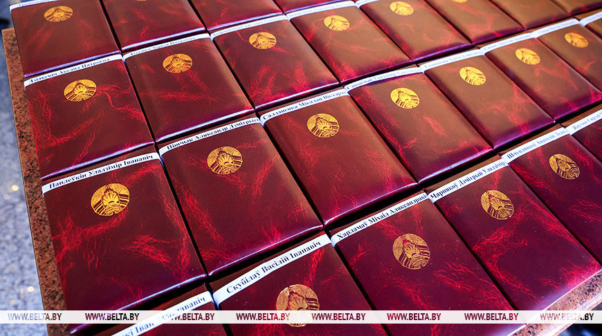 Люди разных профессий, но с общим подходом к делу. В Минске вручили госнаграды