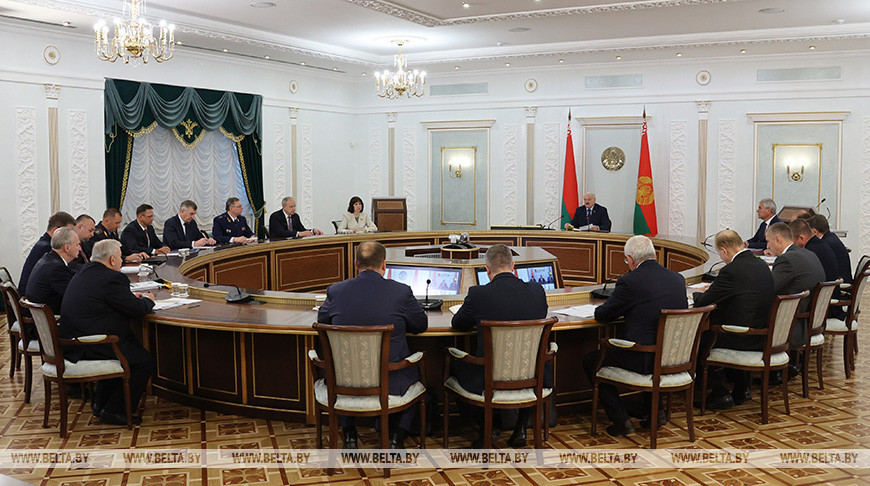 А.Лукашенко: вопрос успешной уборочной кампании для Беларуси - стратегический