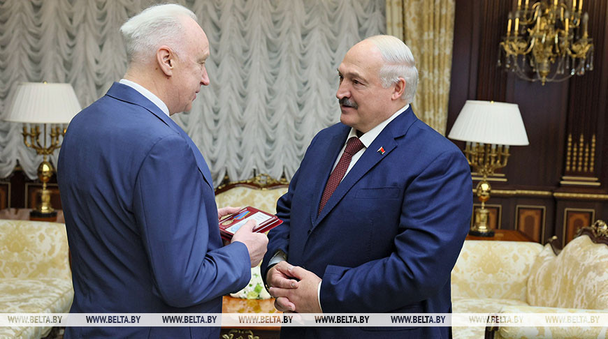 Lukashenko awarded 80 Years of Great Victory Medal