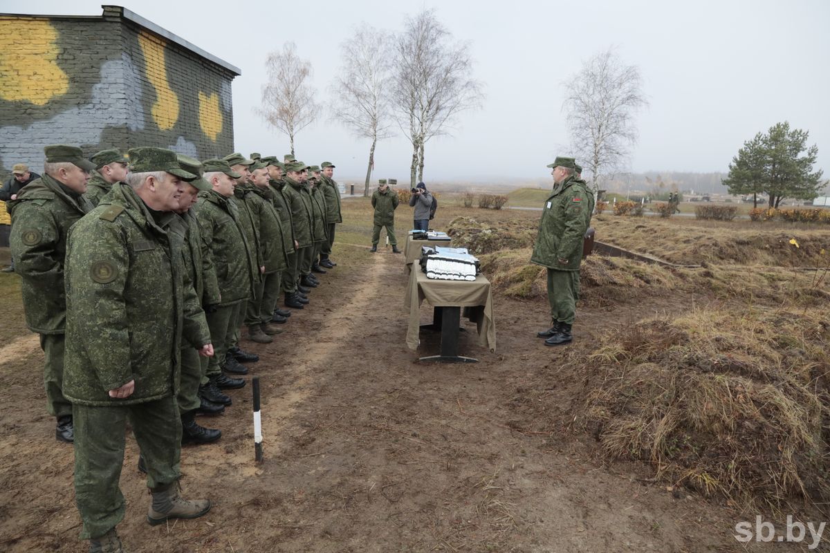 Оперативный сбор командного состава Вооруженных Сил под руководством Министра Обороны проходит на полигоне "Осиповичский"