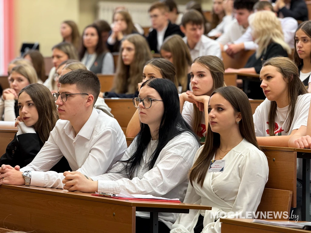 Старт в педагогическую профессию: в Могилеве состоялся областной конкурс будущих учителей математики и физики