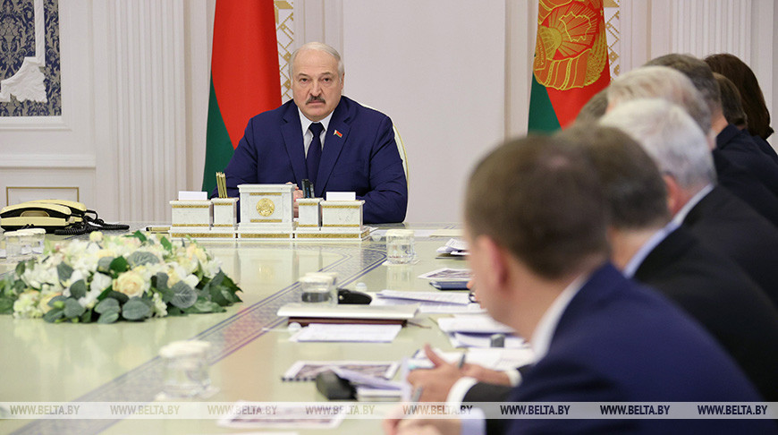От уборочной кампании до ситуации на границе и санкций. Лукашенко поставил задачи по наиболее актуальным вопросам
